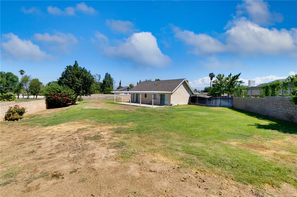12662 Thomas Court Grand Terrace, CA 92313