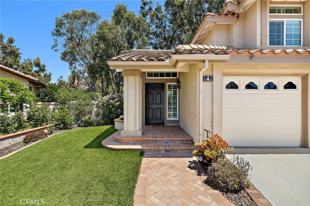 4 Reata Rancho Santa Margarita, CA 92688