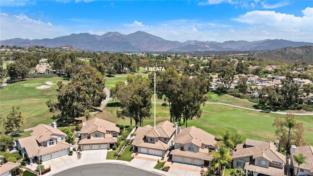 4 Reata Rancho Santa Margarita, CA 92688