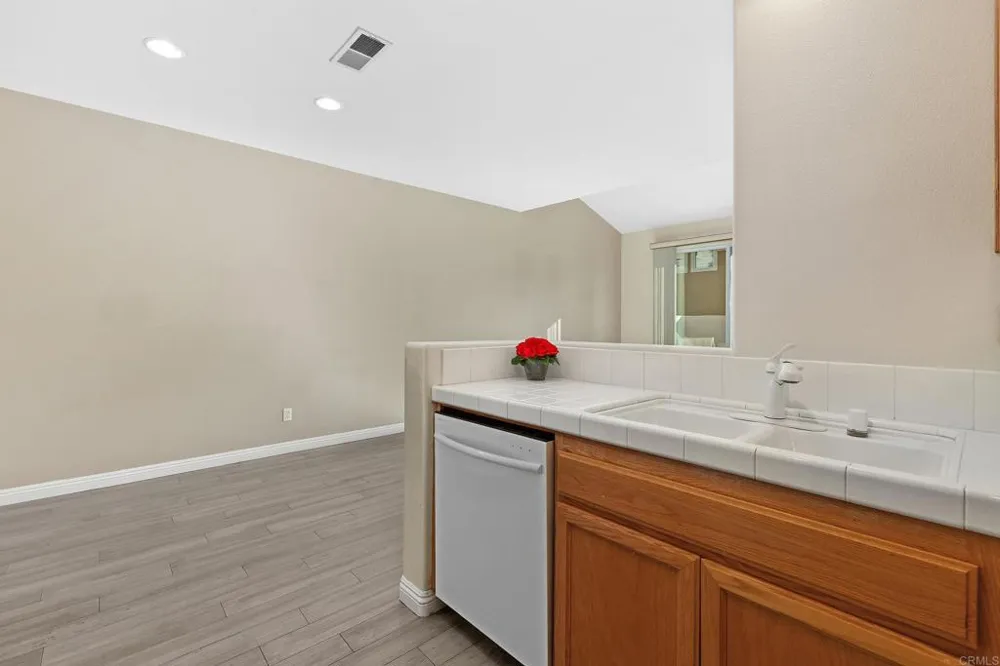 4121 Via Candidiz #42 San Diego, CA 92130