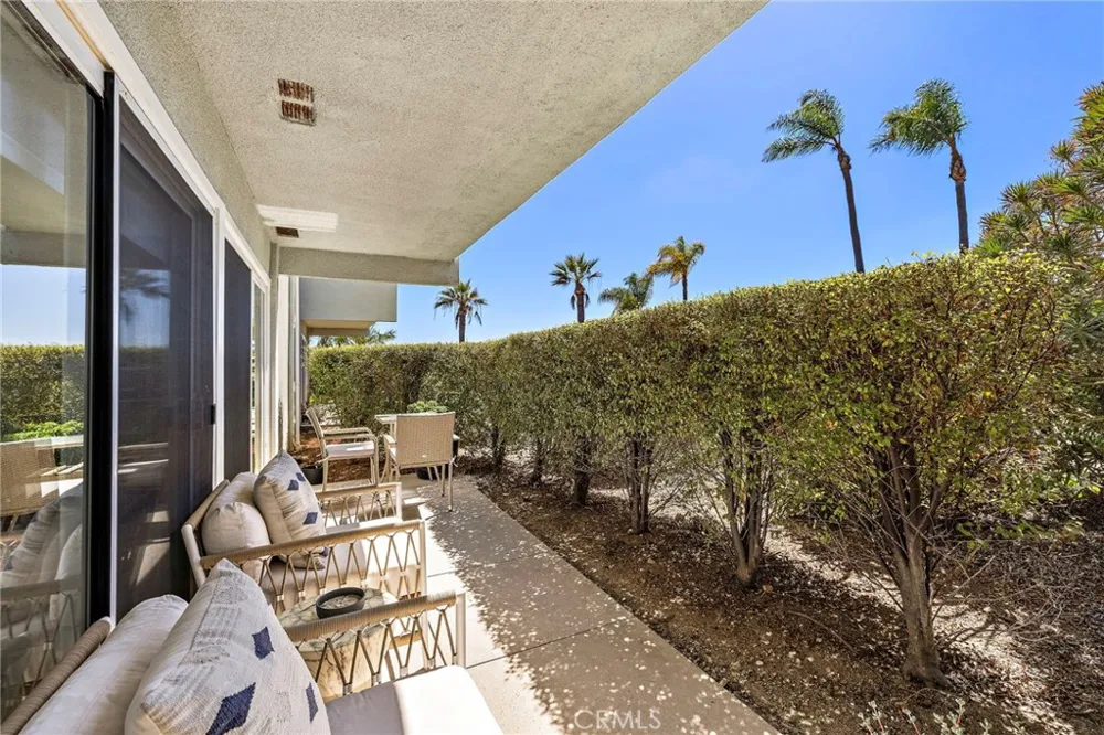 21703 Ocean Vista #101-A Laguna Beach, CA 92651