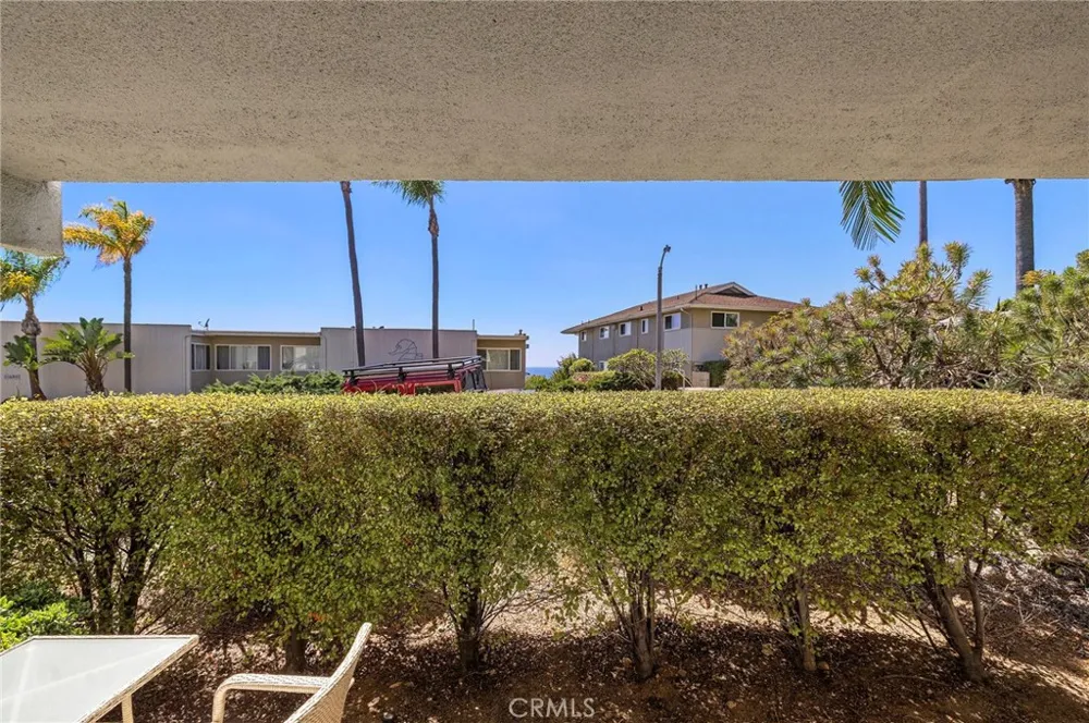 21703 Ocean Vista #101-A Laguna Beach, CA 92651