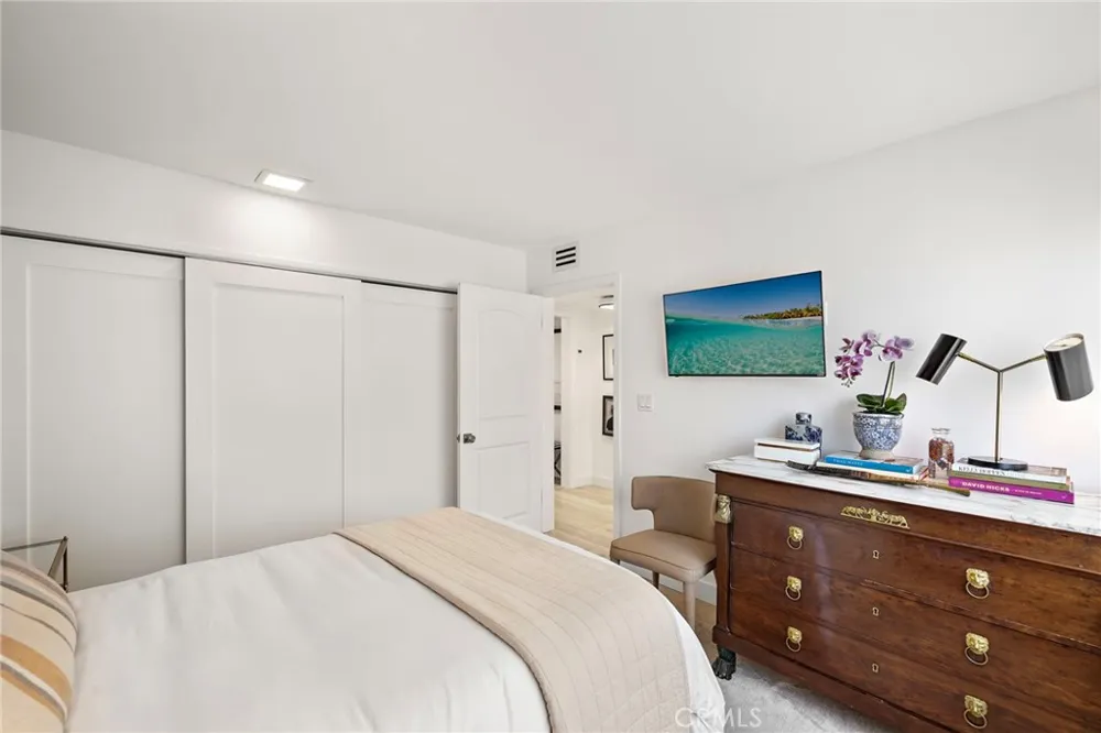 21703 Ocean Vista #101-A Laguna Beach, CA 92651