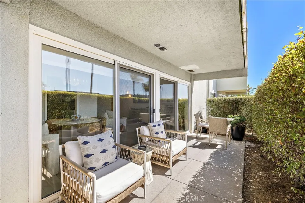 21703 Ocean Vista #101-A Laguna Beach, CA 92651