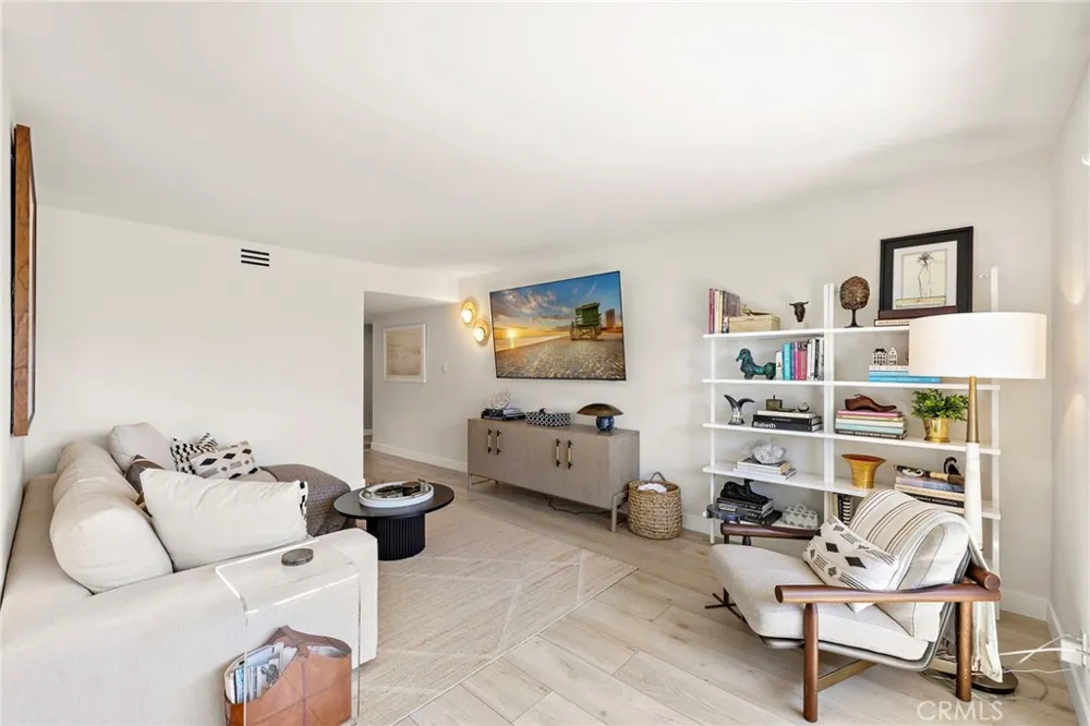 21703 Ocean Vista #101-A Laguna Beach, CA 92651