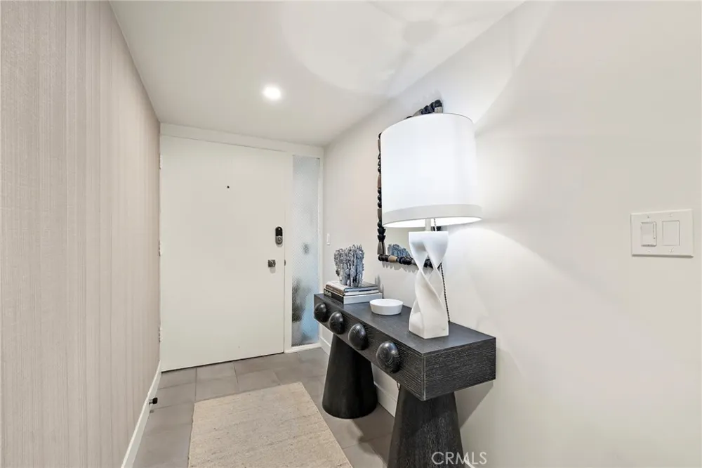 21703 Ocean Vista #101-A Laguna Beach, CA 92651