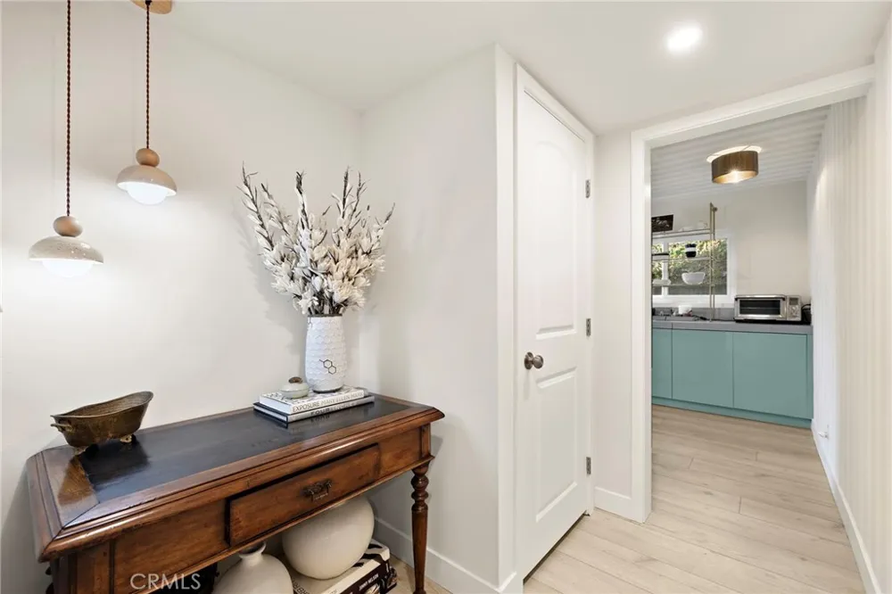 21703 Ocean Vista #101-A Laguna Beach, CA 92651