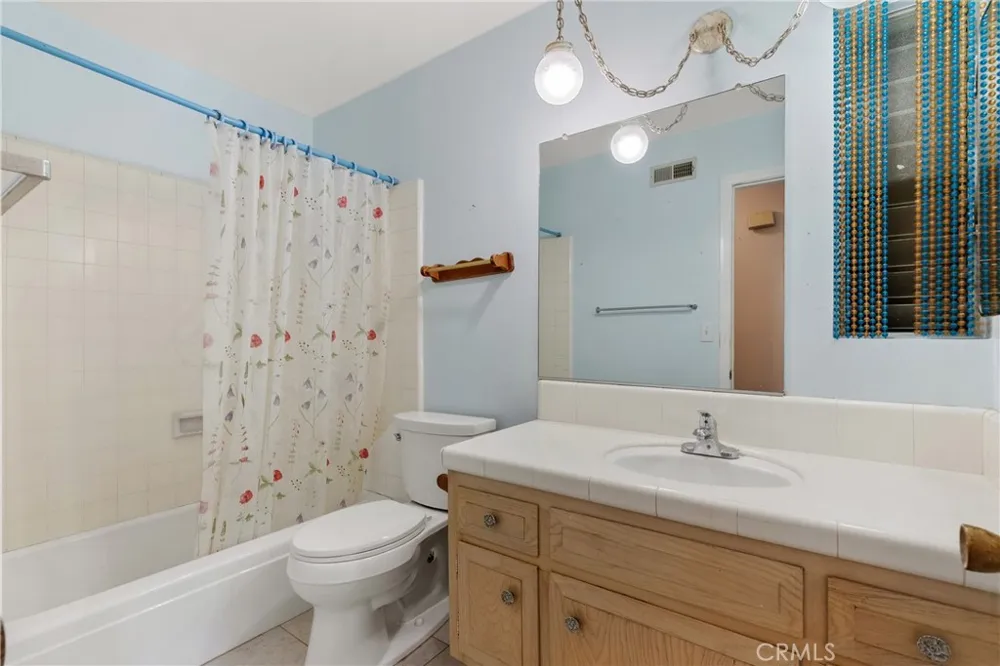 2419 E Villa Real Orange, CA 92867