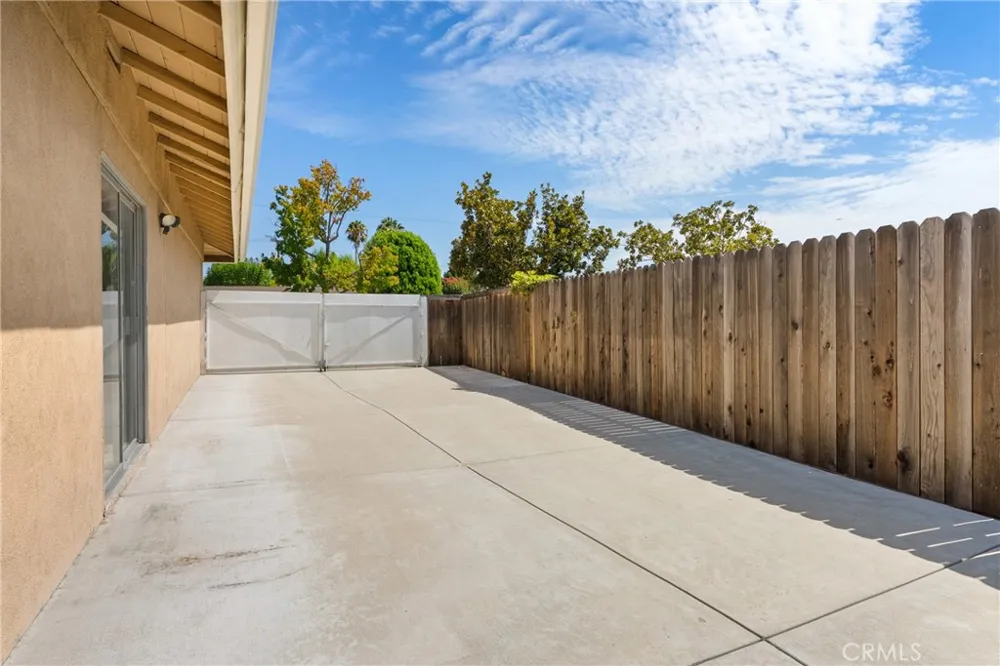 2419 E Villa Real Orange, CA 92867