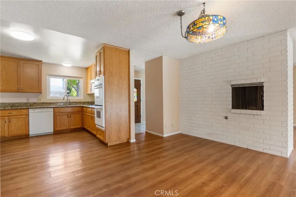 2419 E Villa Real Orange, CA 92867