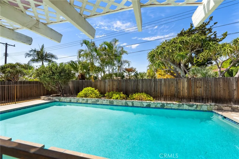 2419 E Villa Real Orange, CA 92867