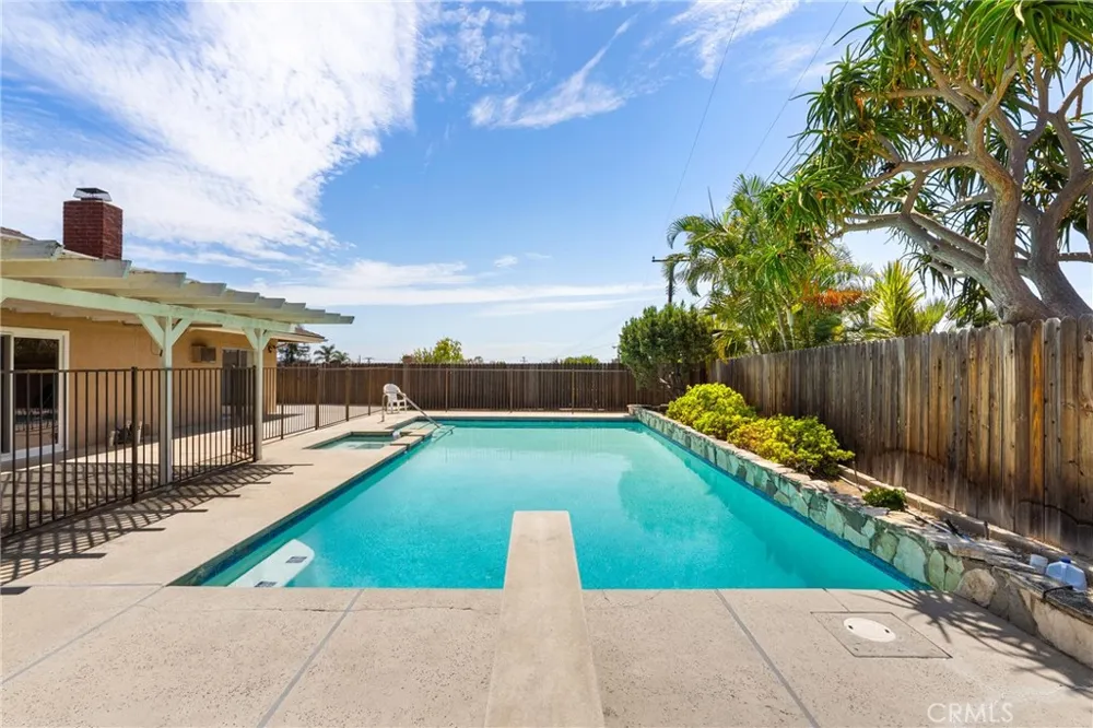 2419 E Villa Real Orange, CA 92867