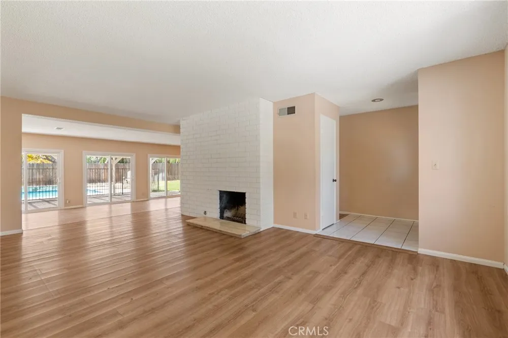 2419 E Villa Real Orange, CA 92867