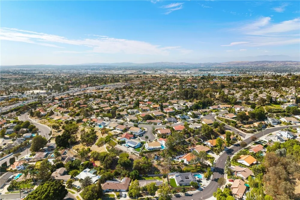 2419 E Villa Real Orange, CA 92867
