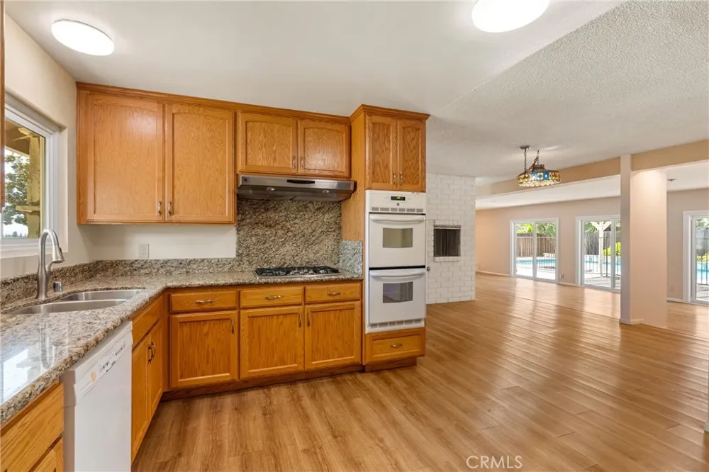 2419 E Villa Real Orange, CA 92867