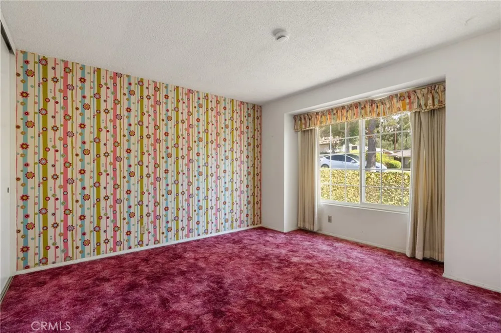 2419 E Villa Real Orange, CA 92867