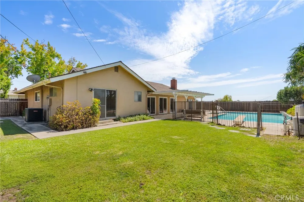 2419 E Villa Real Orange, CA 92867