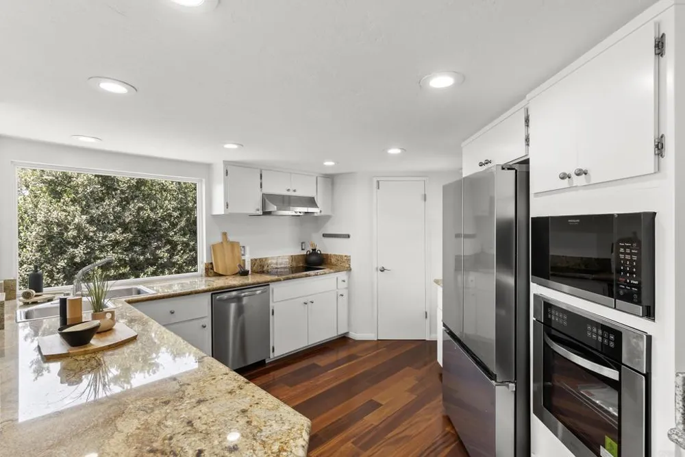 541 S Granados Avenue Solana Beach, CA 92075