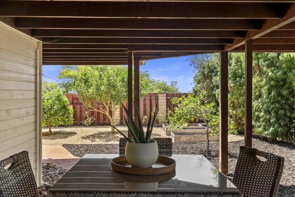 541 S Granados Avenue Solana Beach, CA 92075