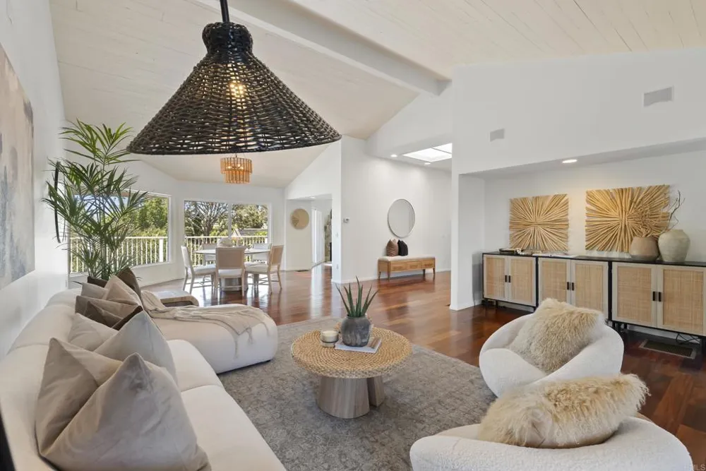 541 S Granados Avenue Solana Beach, CA 92075