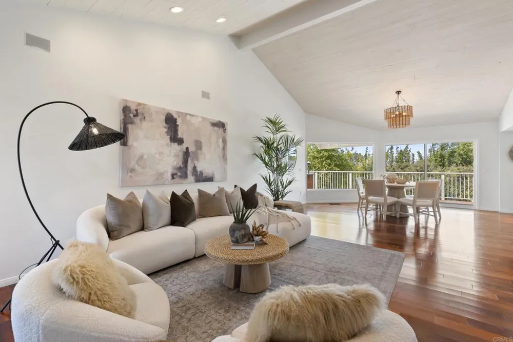 541 S Granados Avenue Solana Beach, CA 92075