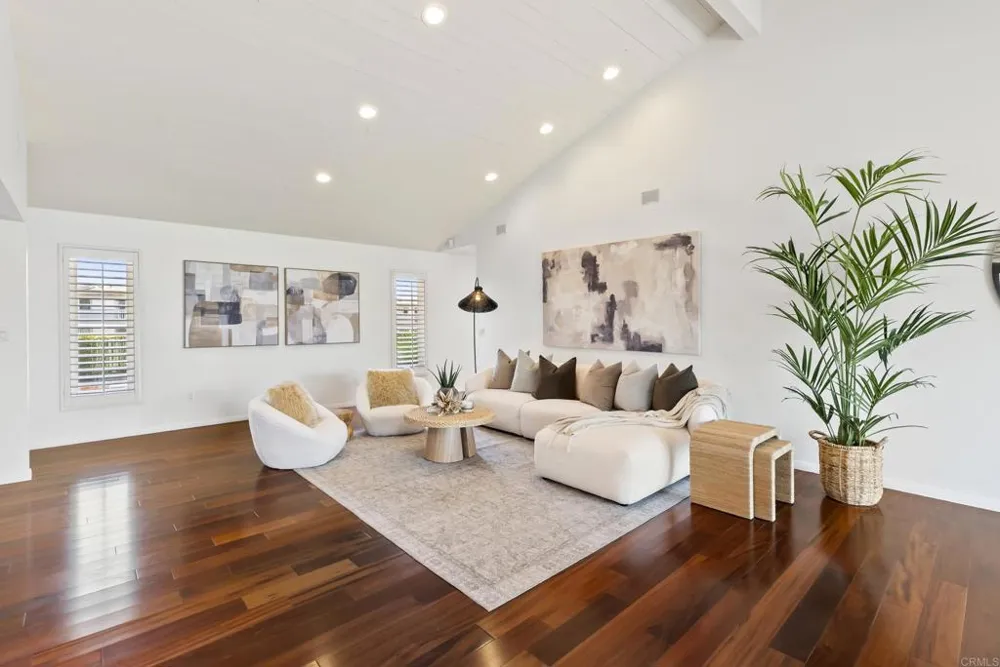 541 S Granados Avenue Solana Beach, CA 92075