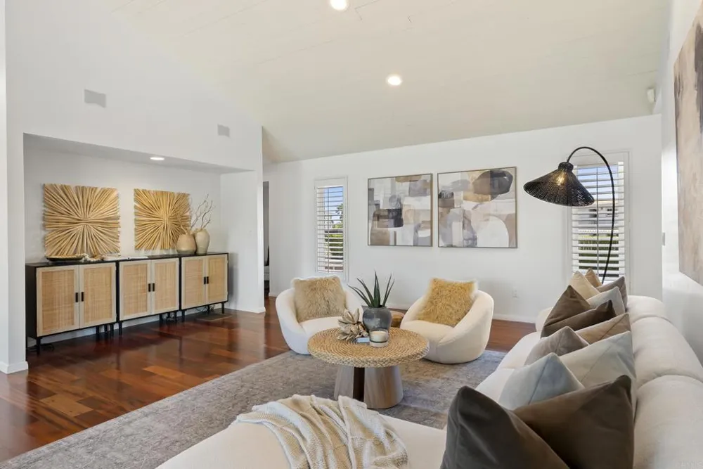 541 S Granados Avenue Solana Beach, CA 92075
