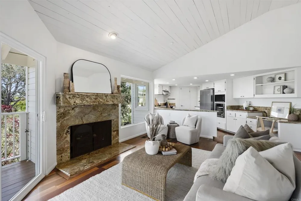 541 S Granados Avenue Solana Beach, CA 92075