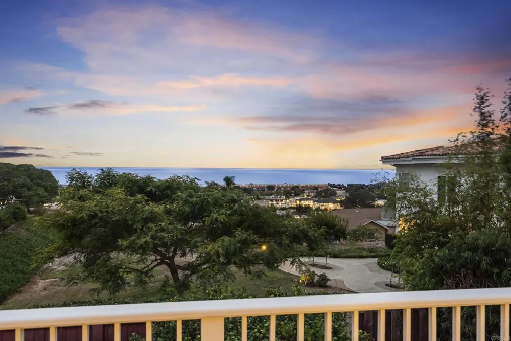 541 S Granados Avenue Solana Beach, CA 92075