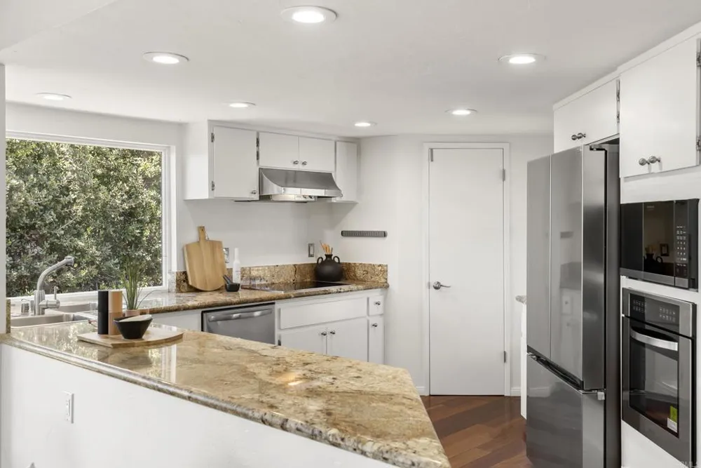 541 S Granados Avenue Solana Beach, CA 92075