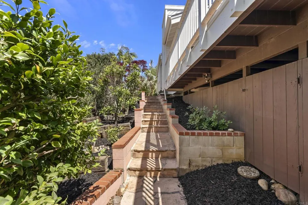 541 S Granados Avenue Solana Beach, CA 92075