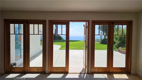 30637 Rue De La Pierre
