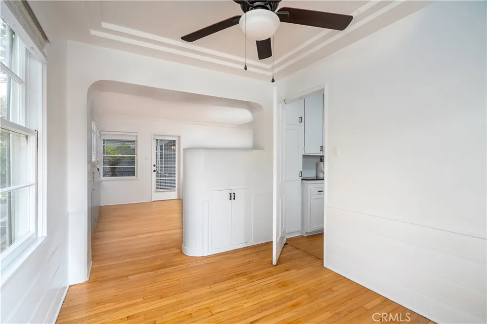 265 Swall Drive Beverly Hills, CA 90211