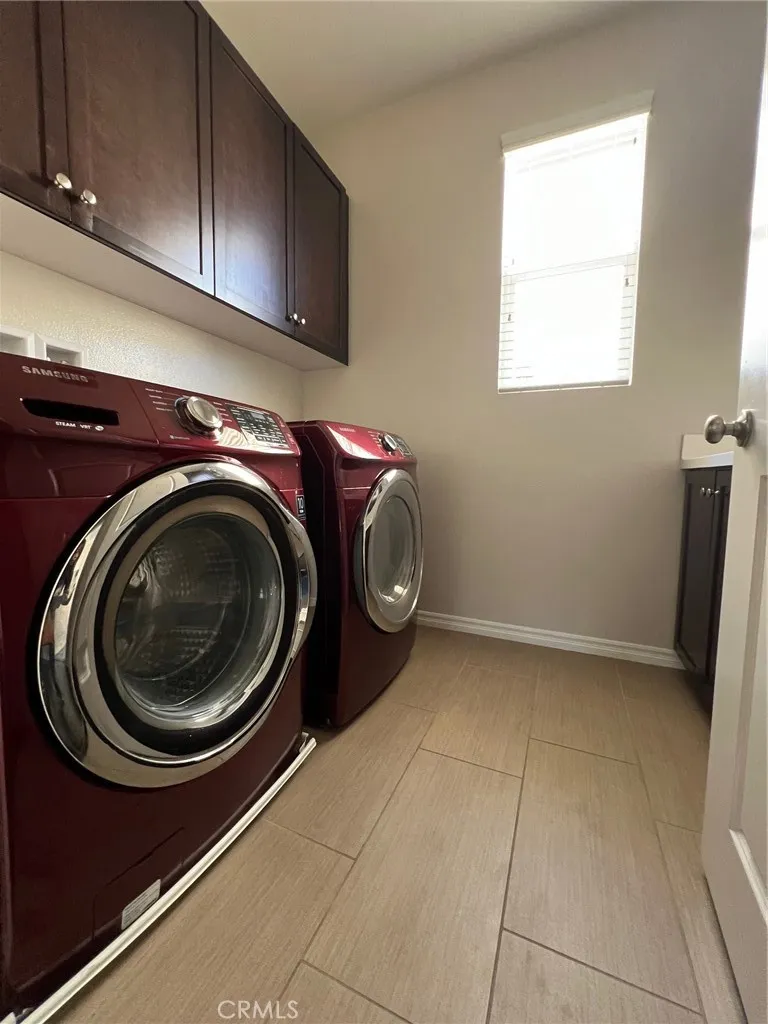 789 E Sierra Madre Azusa, CA 91702