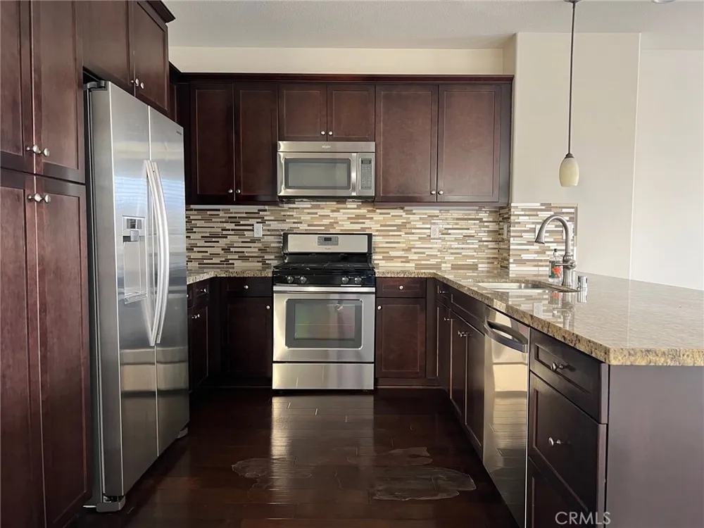 789 E Sierra Madre Azusa, CA 91702