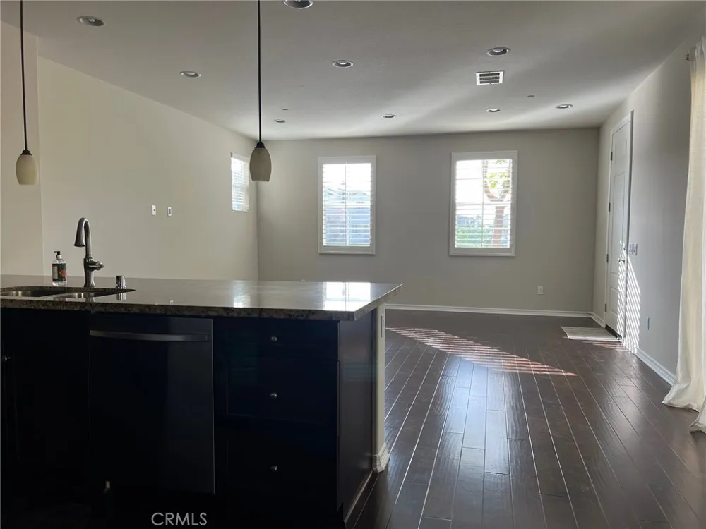 789 E Sierra Madre Azusa, CA 91702