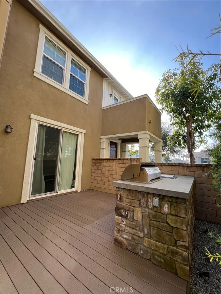 789 E Sierra Madre Azusa, CA 91702