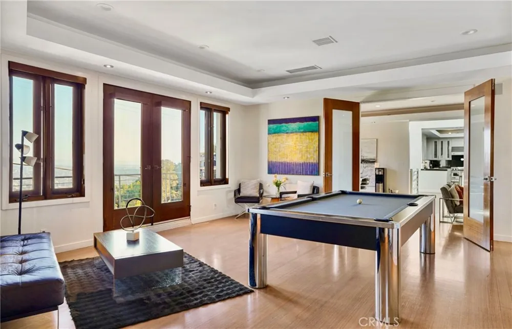 8835 Evanview Los Angeles, CA 90069
