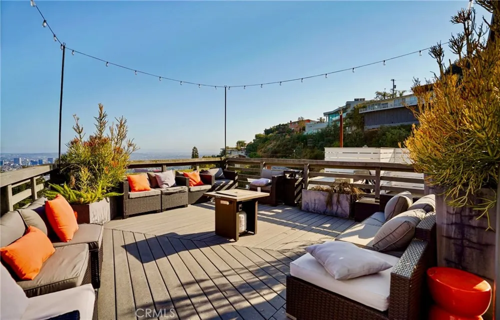 8835 Evanview Los Angeles, CA 90069