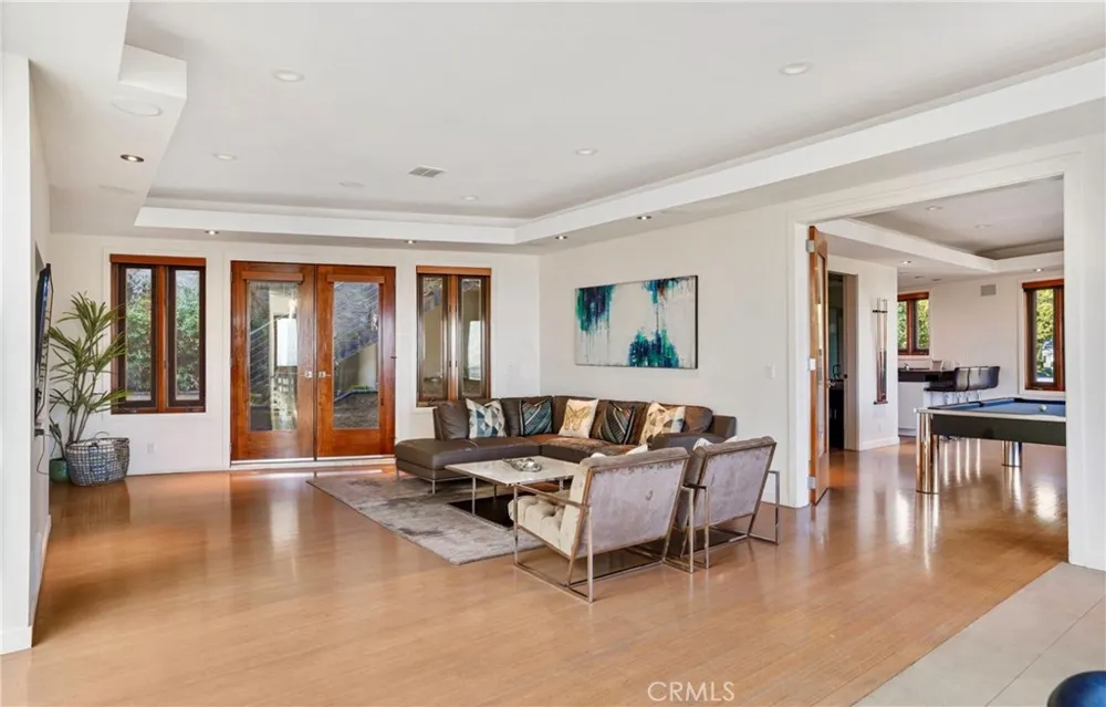 8835 Evanview Los Angeles, CA 90069