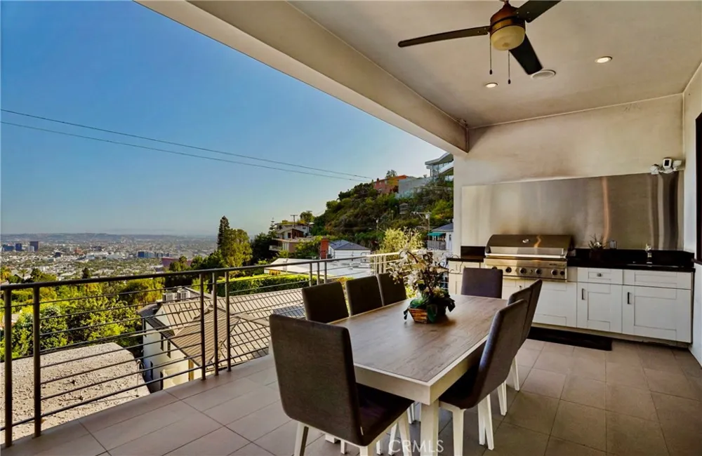 8835 Evanview Los Angeles, CA 90069