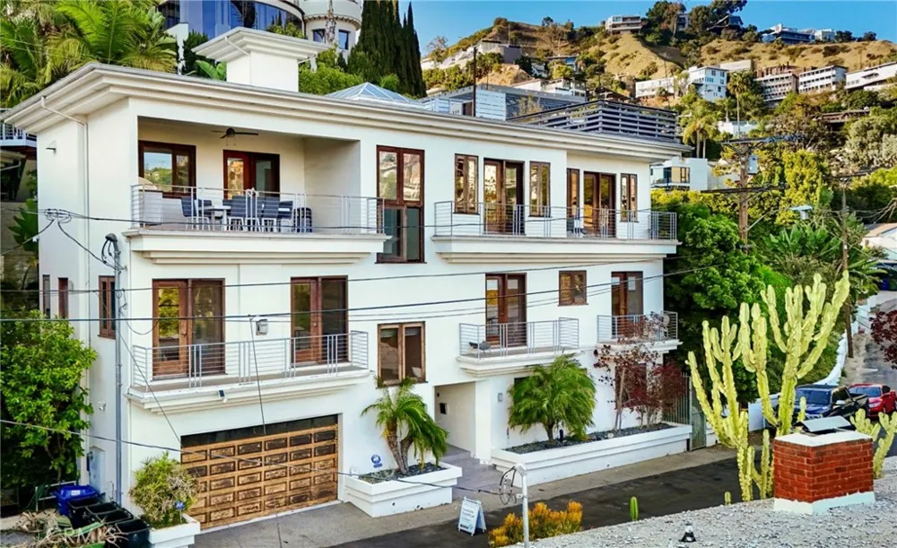 8835 Evanview Los Angeles, CA 90069