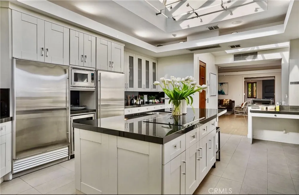 8835 Evanview Los Angeles, CA 90069