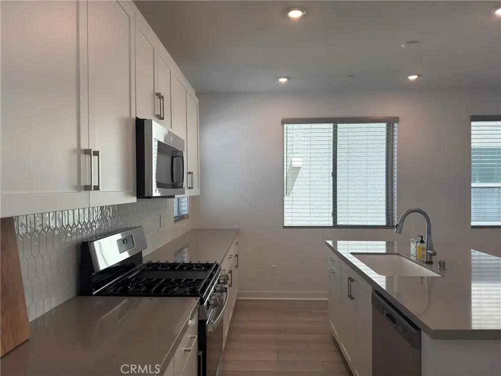 2605 Sprout #101 Corona, CA 92883
