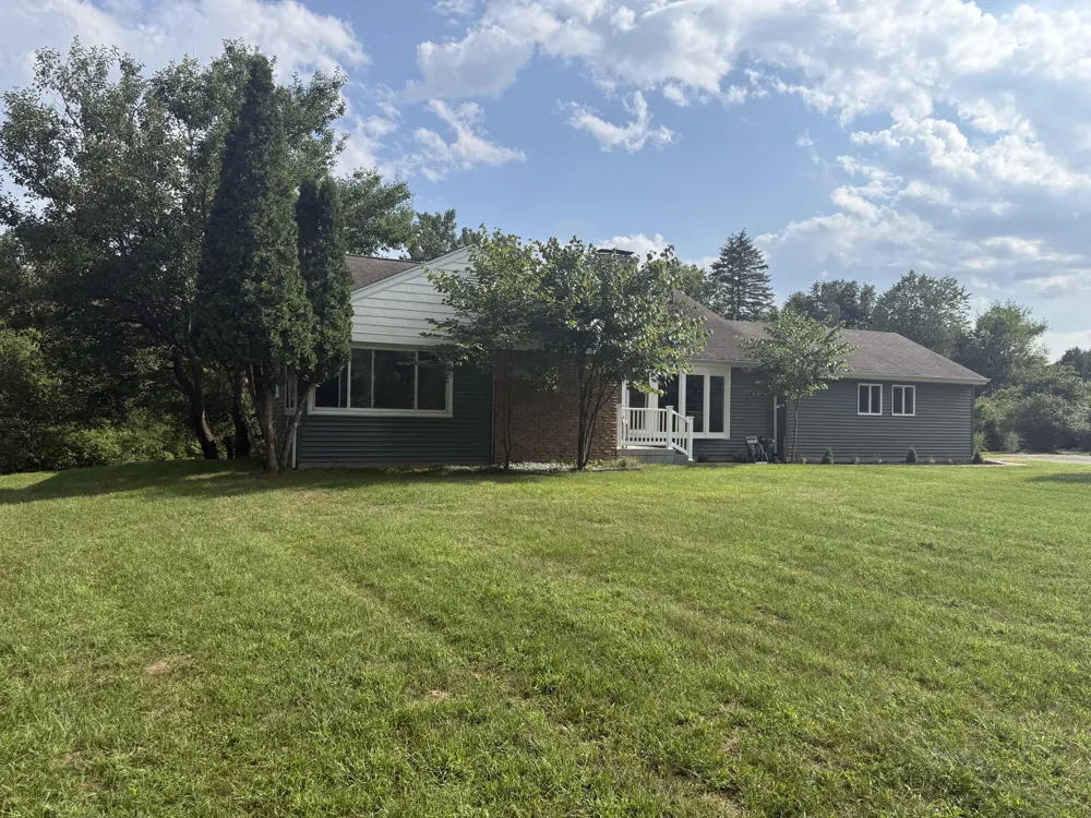 1122 W Green Street Hastings, MI 49058