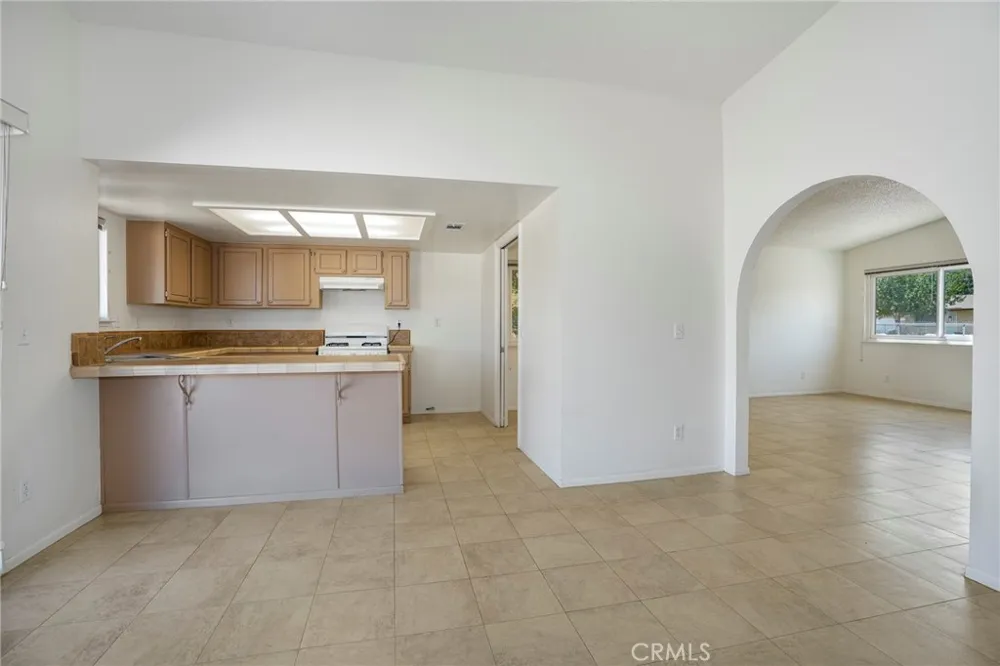 10133 E Avenue R8 Avenue Littlerock, CA 93543