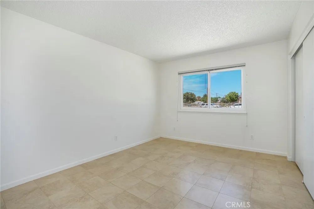 10133 E Avenue R8 Avenue Littlerock, CA 93543