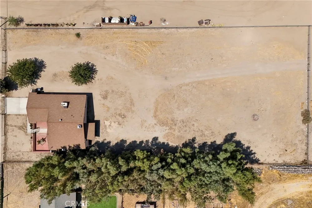 10133 E Avenue R8 Avenue Littlerock, CA 93543