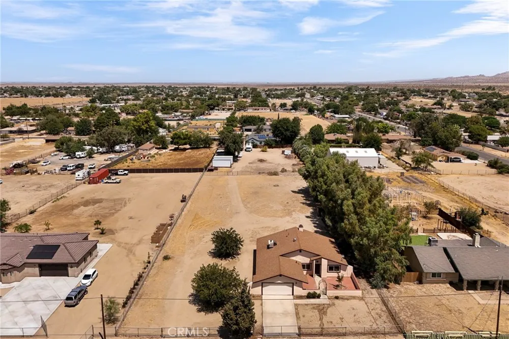10133 E Avenue R8 Avenue Littlerock, CA 93543