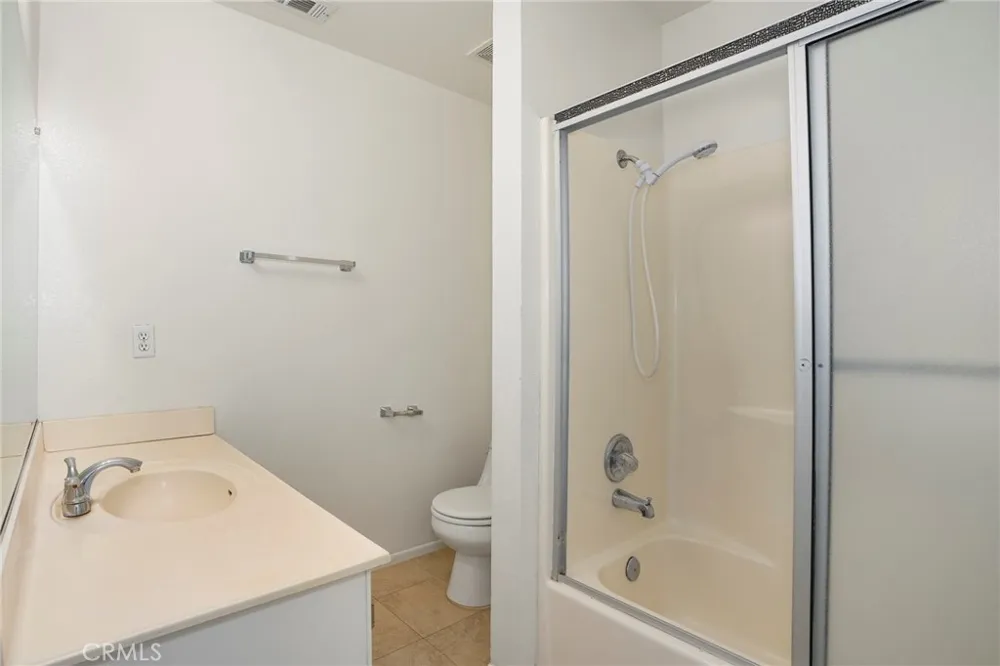 10133 E Avenue R8 Avenue Littlerock, CA 93543